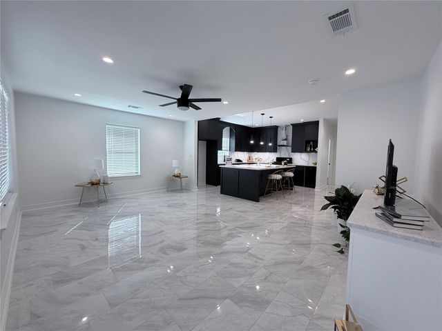 4501 Hirsch Road, Houston, TX 77026