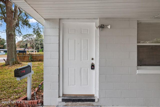 7143 KING ARTHUR Road N, Jacksonville, FL 32211