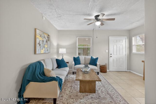 7143 KING ARTHUR Road N, Jacksonville, FL 32211