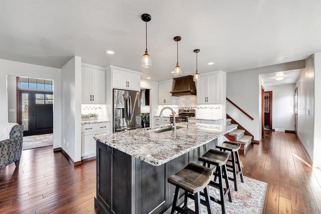 2011 WHISTLING SWAN CIRCLE, De Pere, WI 54151