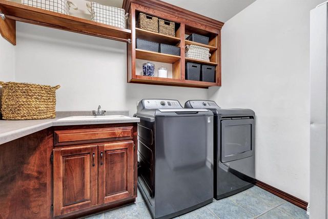 2011 WHISTLING SWAN CIRCLE, De Pere, WI 54151