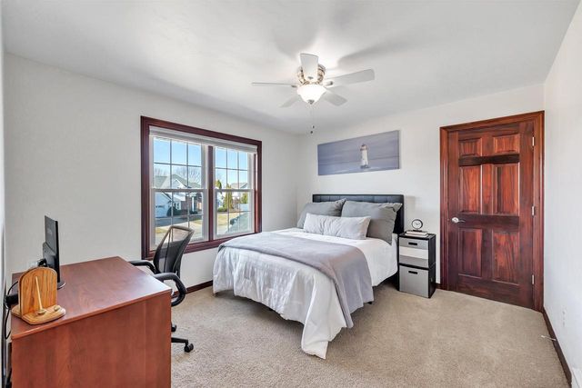 2011 WHISTLING SWAN CIRCLE, De Pere, WI 54151