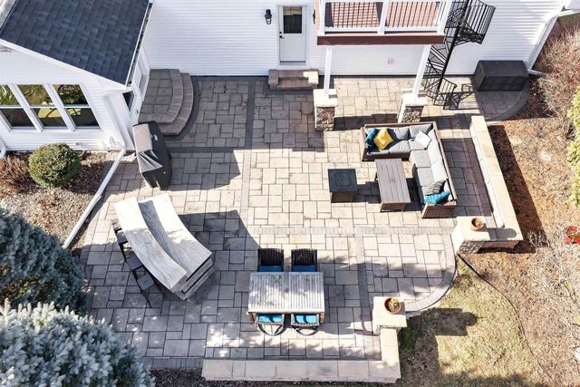 2011 WHISTLING SWAN CIRCLE, De Pere, WI 54151