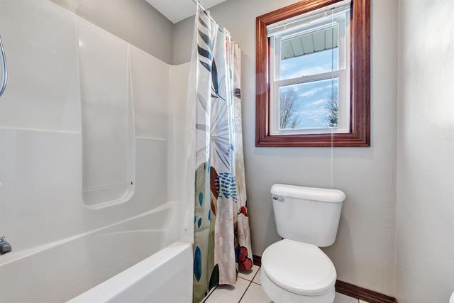 2011 WHISTLING SWAN CIRCLE, De Pere, WI 54151