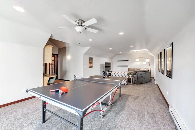 2011 WHISTLING SWAN CIRCLE, De Pere, WI 54151