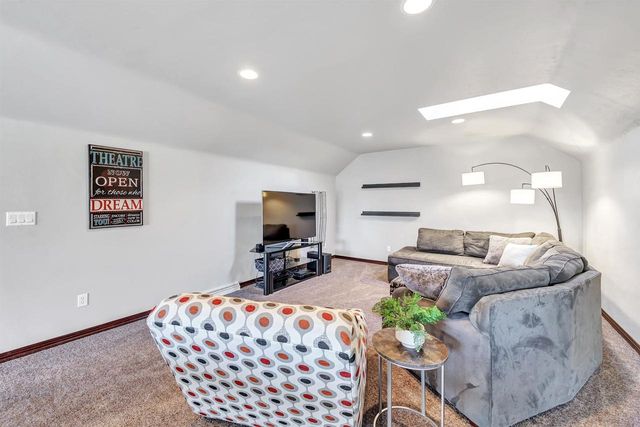 2011 WHISTLING SWAN CIRCLE, De Pere, WI 54151