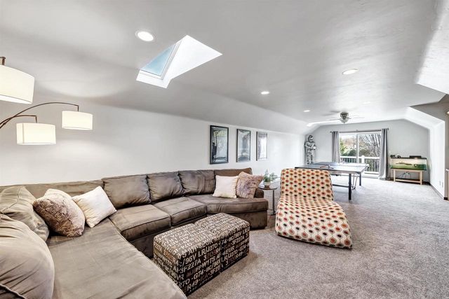 2011 WHISTLING SWAN CIRCLE, De Pere, WI 54151