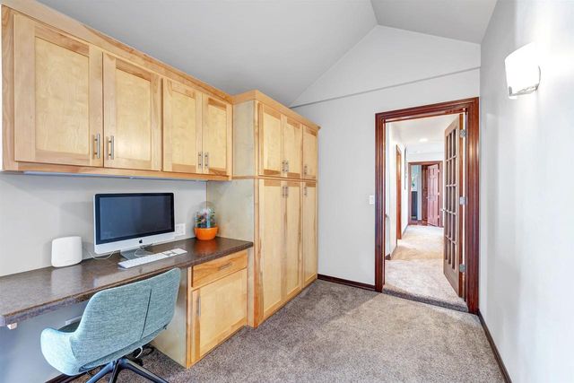 2011 WHISTLING SWAN CIRCLE, De Pere, WI 54151