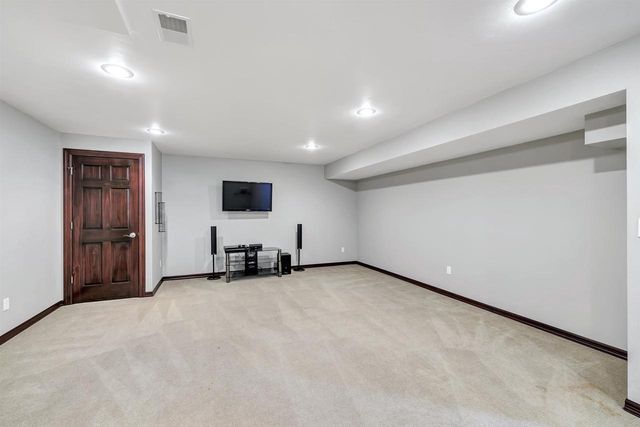 2011 WHISTLING SWAN CIRCLE, De Pere, WI 54151