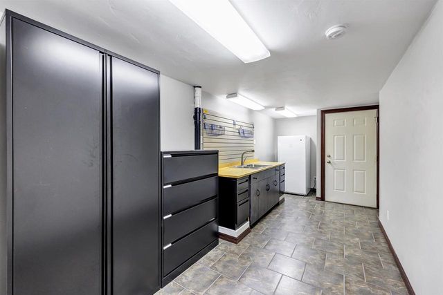 2011 WHISTLING SWAN CIRCLE, De Pere, WI 54151