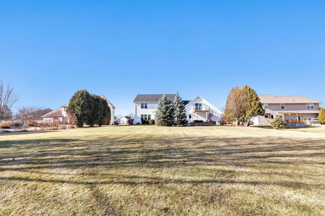 2011 WHISTLING SWAN CIRCLE, De Pere, WI 54151
