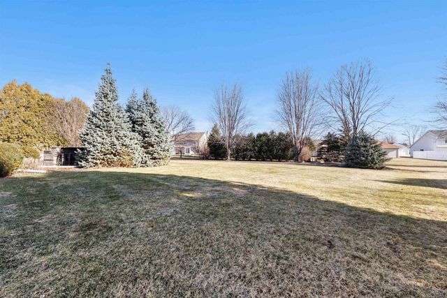 2011 WHISTLING SWAN CIRCLE, De Pere, WI 54151