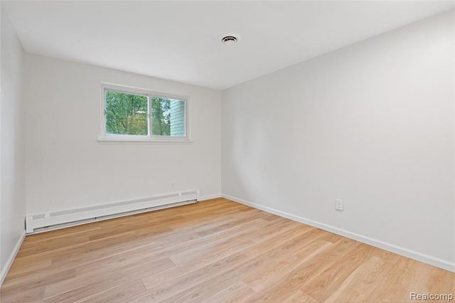 8240 Hampton Road, Grosse Ile, MI 48138