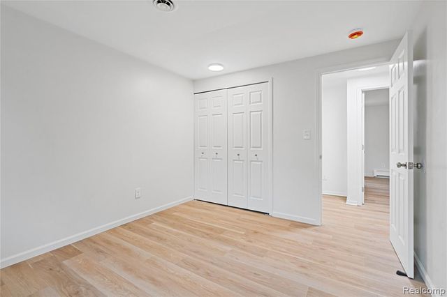 8240 Hampton Road, Grosse Ile, MI 48138