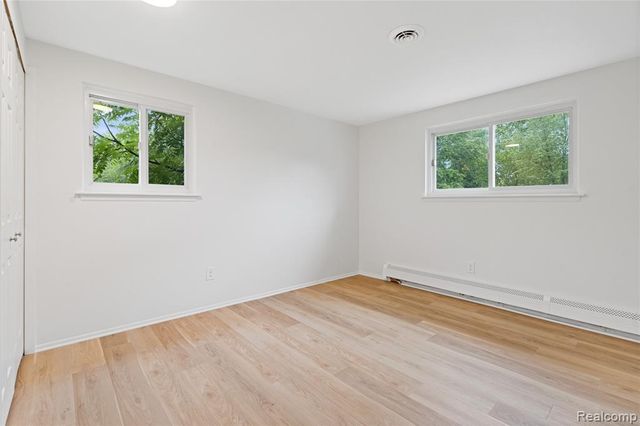 8240 Hampton Road, Grosse Ile, MI 48138