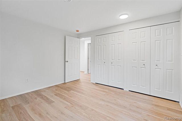 8240 Hampton Road, Grosse Ile, MI 48138
