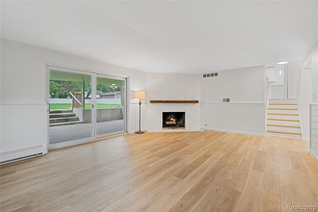 8240 Hampton Road, Grosse Ile, MI 48138