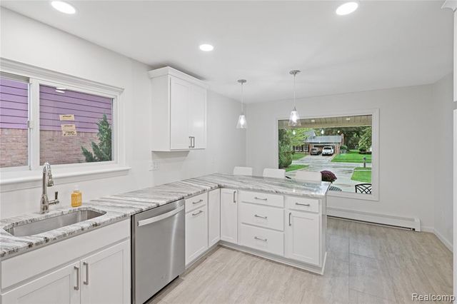 8240 Hampton Road, Grosse Ile, MI 48138