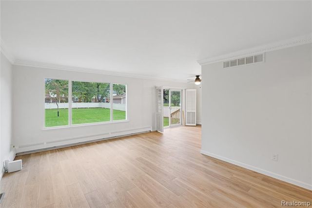 8240 Hampton Road, Grosse Ile, MI 48138