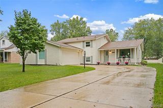 8240 Hampton Road, Grosse Ile, MI 48138