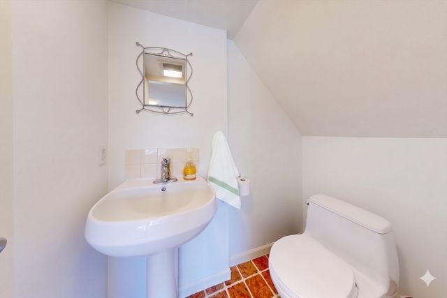 30 Montgomery St, Cambridge, MA 02140