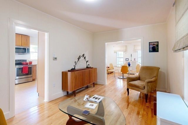 30 Montgomery St, Cambridge, MA 02140
