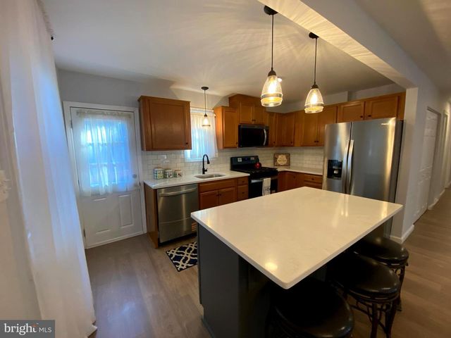 401 CAINS MILL RD, Williamstown, NJ 08094