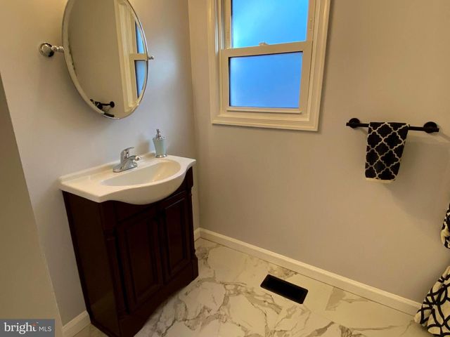 401 CAINS MILL RD, Williamstown, NJ 08094