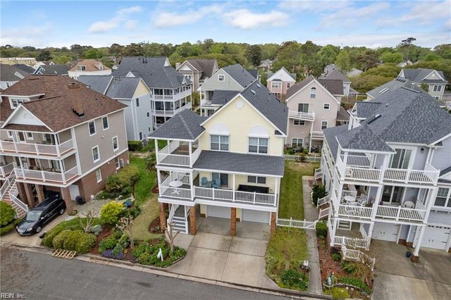 323 Bay Dunes DR, Norfolk, VA 23503