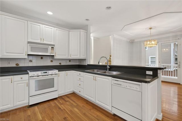 323 Bay Dunes DR, Norfolk, VA 23503