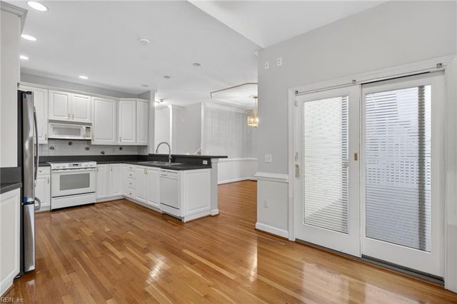 323 Bay Dunes DR, Norfolk, VA 23503