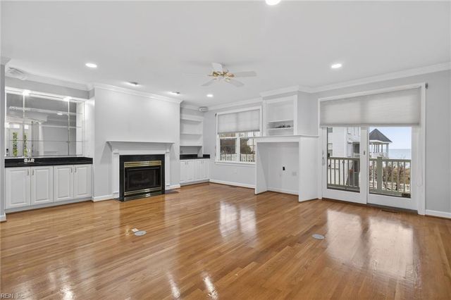 323 Bay Dunes DR, Norfolk, VA 23503