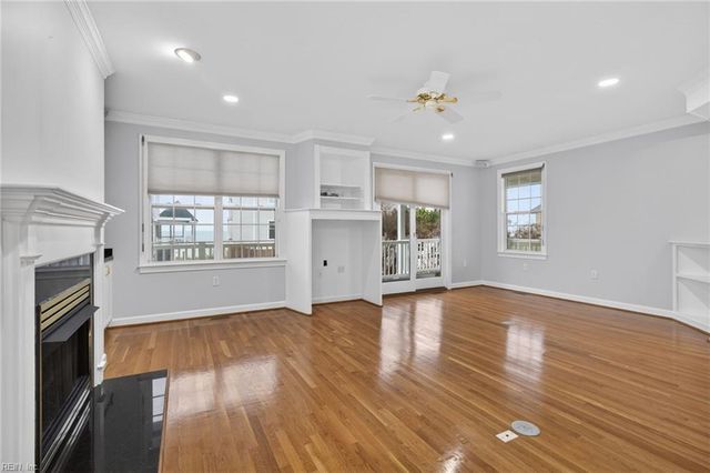 323 Bay Dunes DR, Norfolk, VA 23503