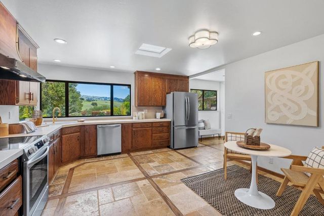 17 Calera Canyon Road, Salinas, CA 93908