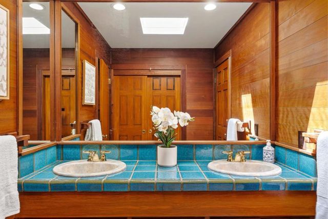 17 Calera Canyon Road, Salinas, CA 93908