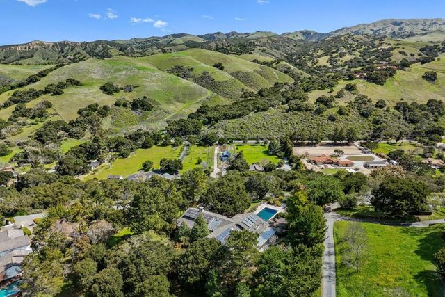 17 Calera Canyon Road, Salinas, CA 93908