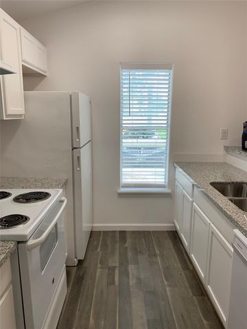 11950 Greenloch Lane, Houston, TX 77044