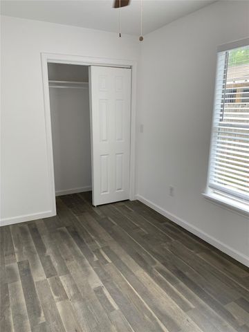 11950 Greenloch Lane, Houston, TX 77044
