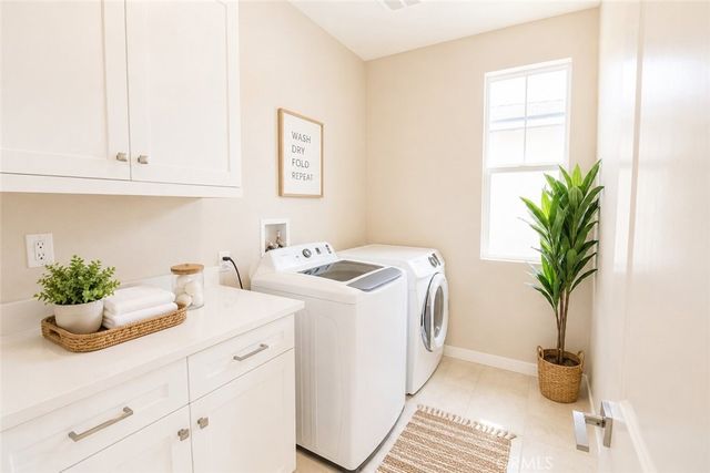 42 Gable Ct, Pomona, CA 91766