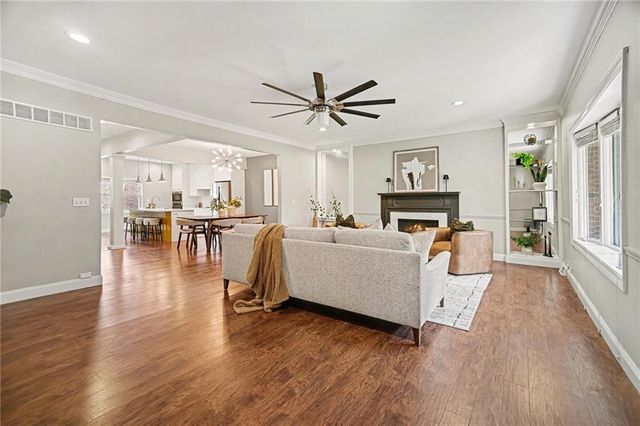 31 Compton Court, Prairie Village, KS 66208