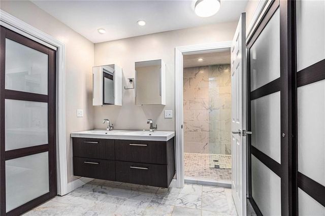 31 Compton Court, Prairie Village, KS 66208