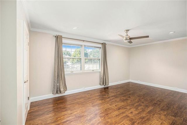 31 Compton Court, Prairie Village, KS 66208