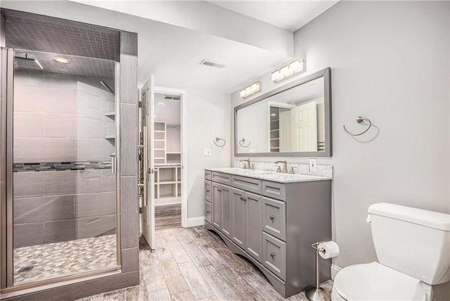 31 Compton Court, Prairie Village, KS 66208