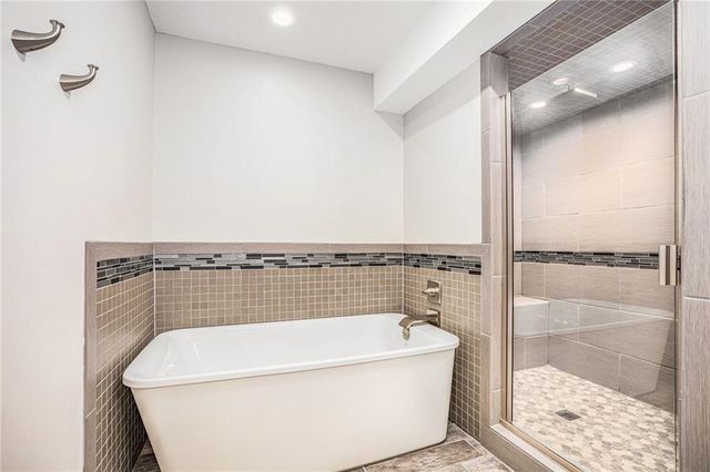 31 Compton Court, Prairie Village, KS 66208