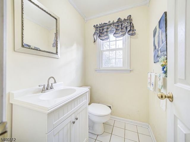 37 Samuel Drive, Raritan Twp., NJ 08822