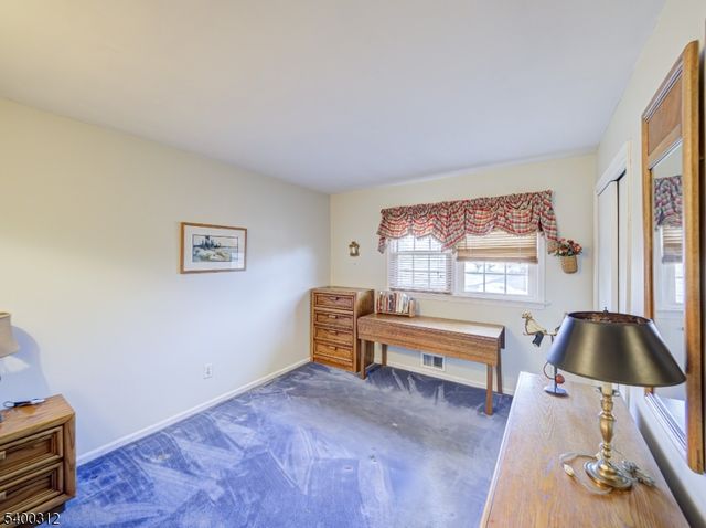 37 Samuel Drive, Raritan Twp., NJ 08822