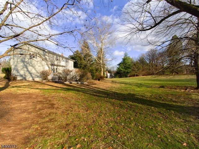 37 Samuel Drive, Raritan Twp., NJ 08822