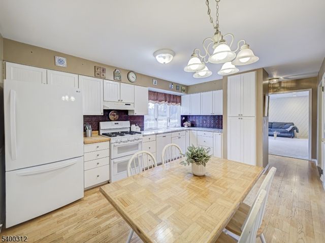 37 Samuel Drive, Raritan Twp., NJ 08822