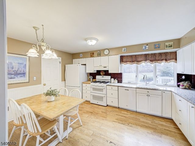 37 Samuel Drive, Raritan Twp., NJ 08822