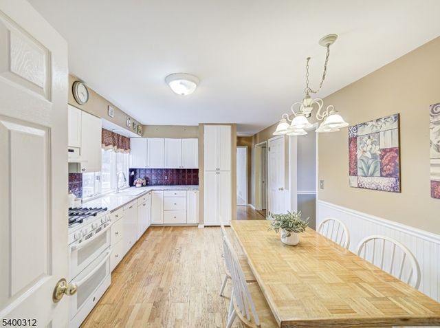 37 Samuel Drive, Raritan Twp., NJ 08822